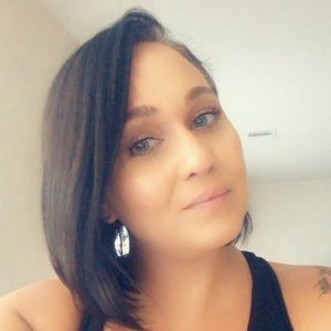 Meet your Posher, Dina